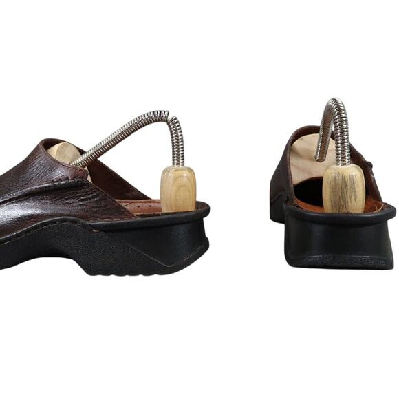 Clarks Shoes Womens 7 Casual Clogs Slip On Leather Brown Retro Classic Comfort - Picture 6 of 13